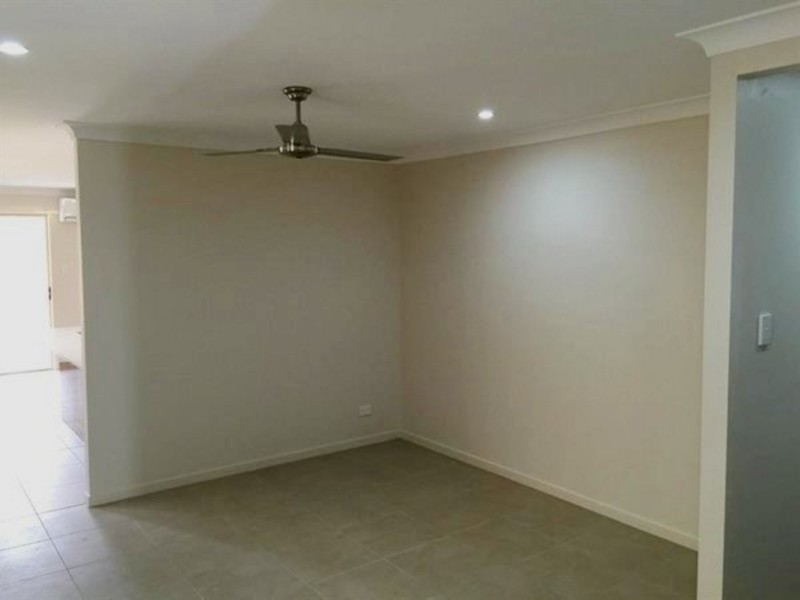 4 Sunstone Avenue, Pimpama QLD 4209