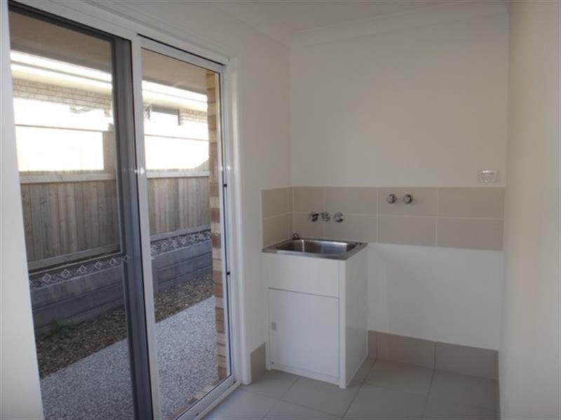 27 Hasemann Crescent, Upper Coomera QLD 4209