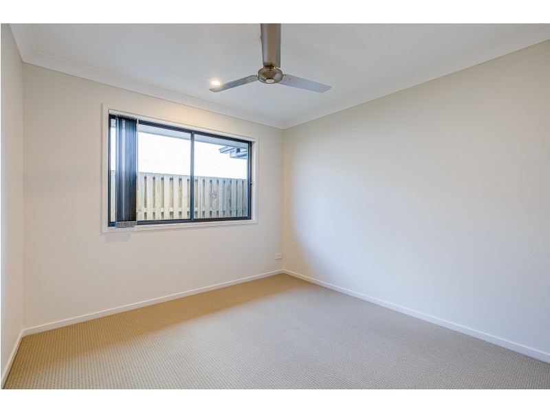 37 Wicker Road, Park Ridge QLD 4125