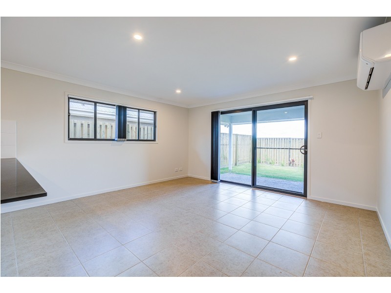 37 Wicker Road, Park Ridge QLD 4125