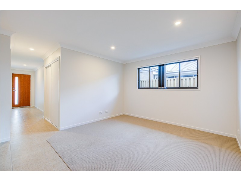 37 Wicker Road, Park Ridge QLD 4125