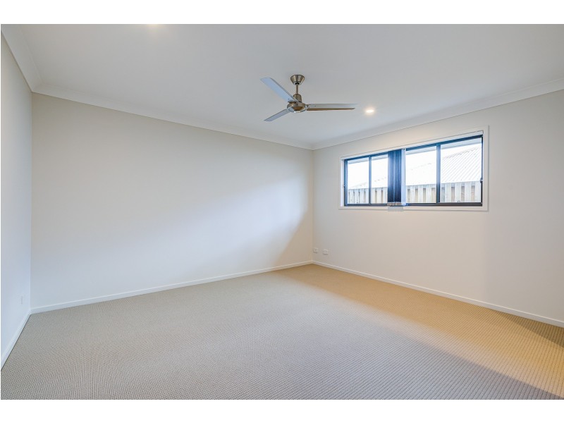 37 Wicker Road, Park Ridge QLD 4125