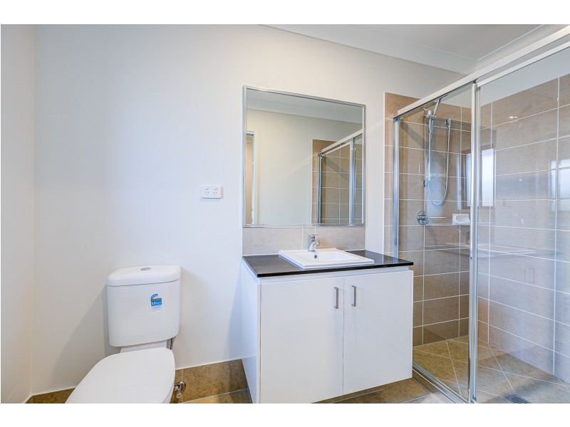 37 Wicker Road, Park Ridge QLD 4125