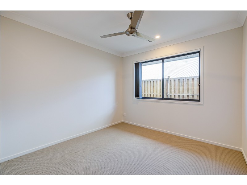 37 Wicker Road, Park Ridge QLD 4125