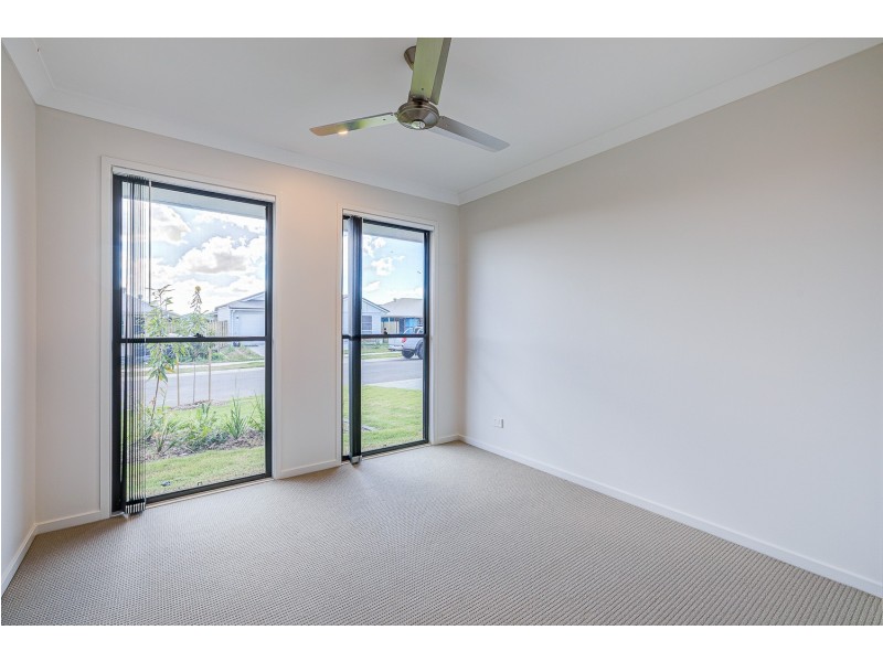 37 Wicker Road, Park Ridge QLD 4125