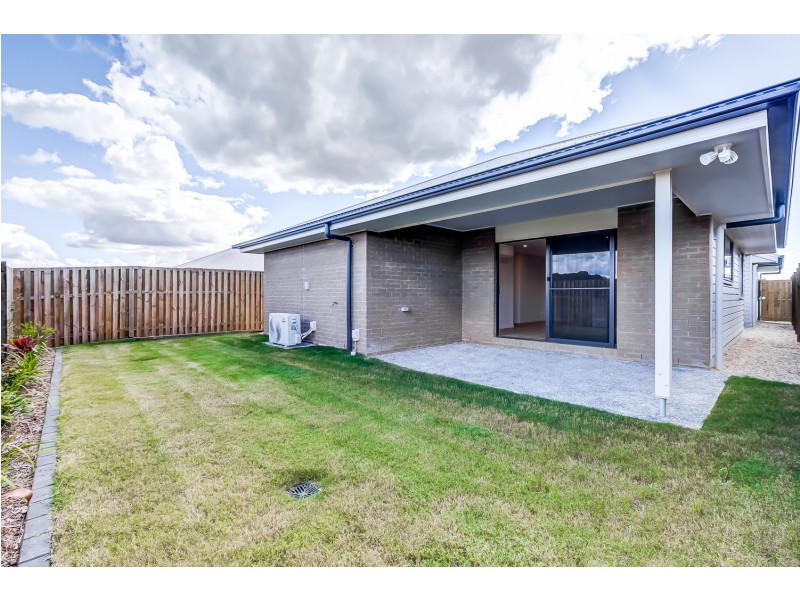 37 Wicker Road, Park Ridge QLD 4125