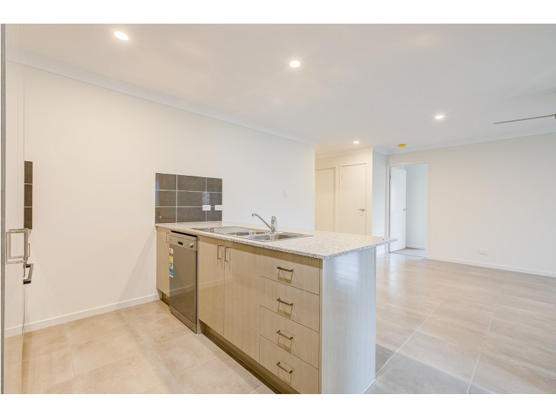 2/38 Flowers Drive, Coomera QLD 4209