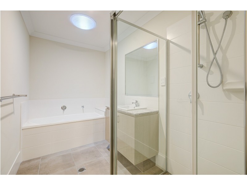 2/38 Flowers Drive, Coomera QLD 4209