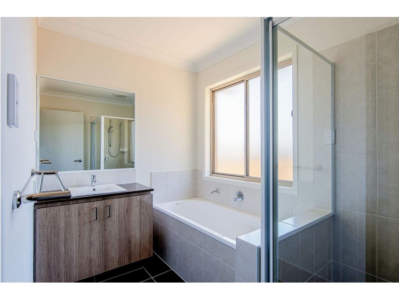 5 SIDNEY Street, Logan Reserve QLD 4133