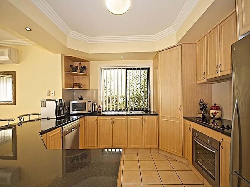 102 Crestwood Drive, Molendinar QLD 4214