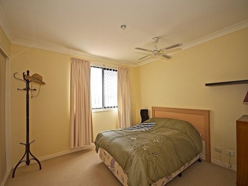 102 Crestwood Drive, Molendinar QLD 4214