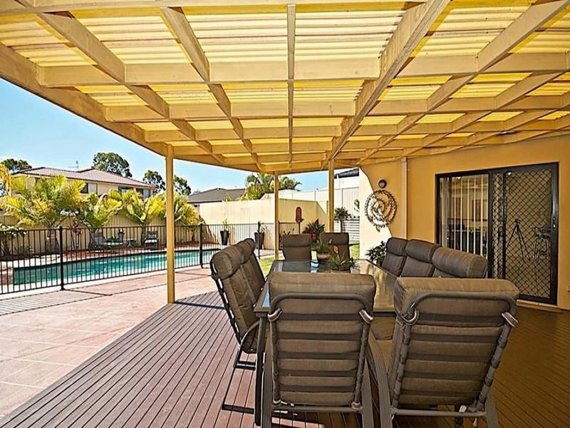 102 Crestwood Drive, Molendinar QLD 4214