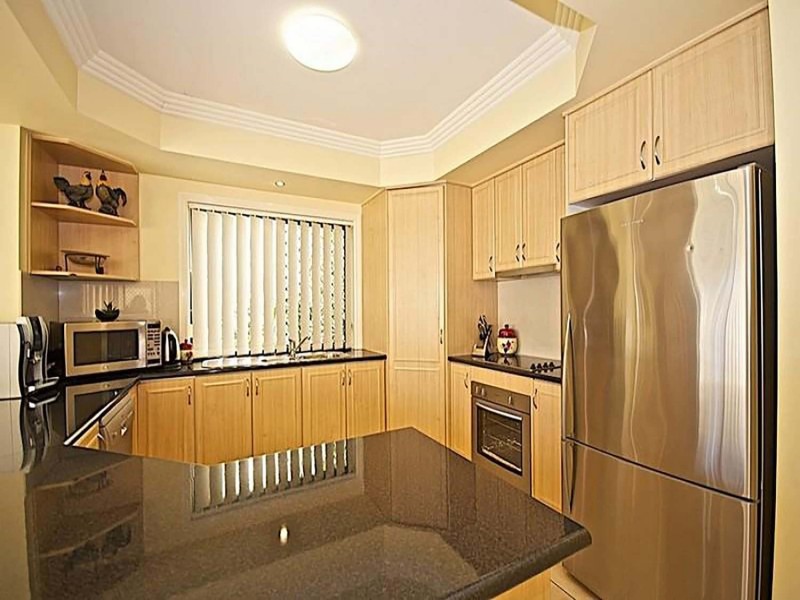 102 Crestwood Drive, Molendinar QLD 4214