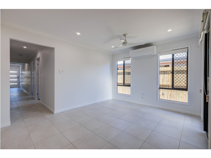 A/7 Stinson Way, Logan Reserve QLD 4133