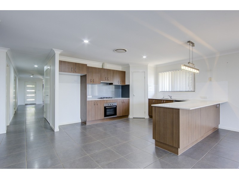 9 Earleham Court, Pimpama QLD 4209