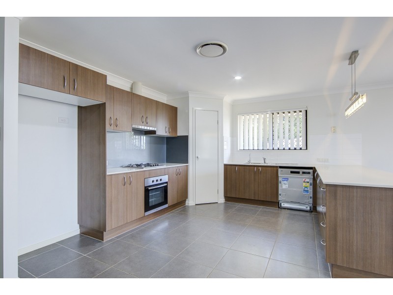 9 Earleham Court, Pimpama QLD 4209