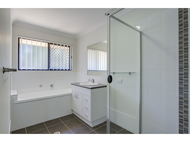 9 Earleham Court, Pimpama QLD 4209