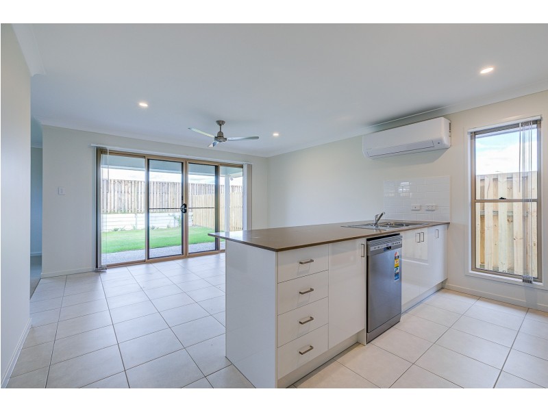 31 Wicker Road, Park Ridge QLD 4125
