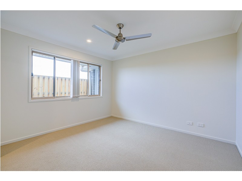 31 Wicker Road, Park Ridge QLD 4125