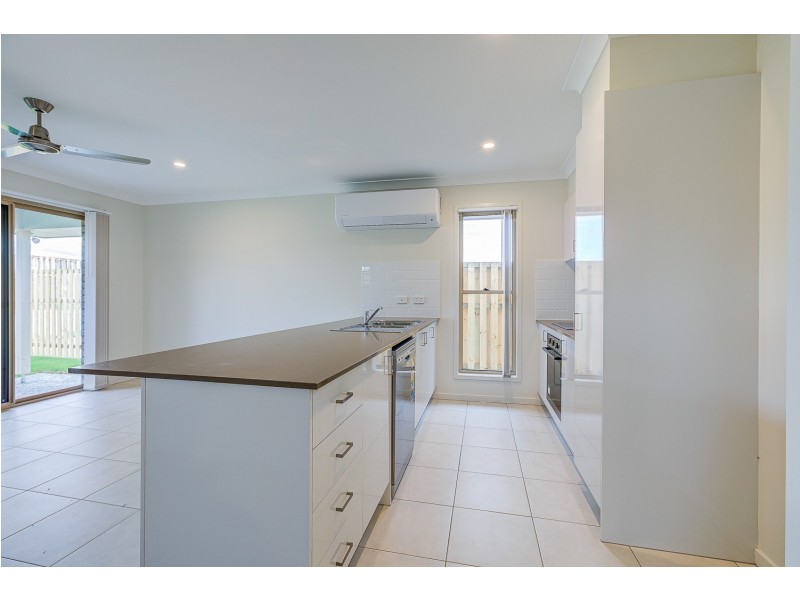 31 Wicker Road, Park Ridge QLD 4125