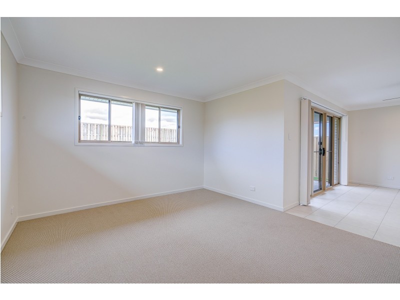 31 Wicker Road, Park Ridge QLD 4125