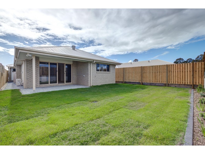 31 Wicker Road, Park Ridge QLD 4125