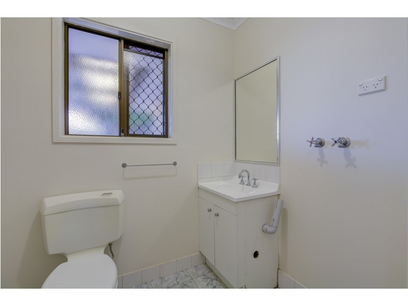 2/299 Government Road, Labrador QLD 4215