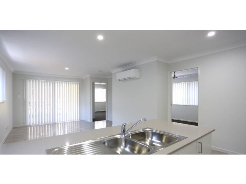 70 Fountain Street, Pimpama QLD 4209