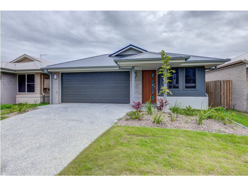9 Angus Court, Park Ridge QLD 4125