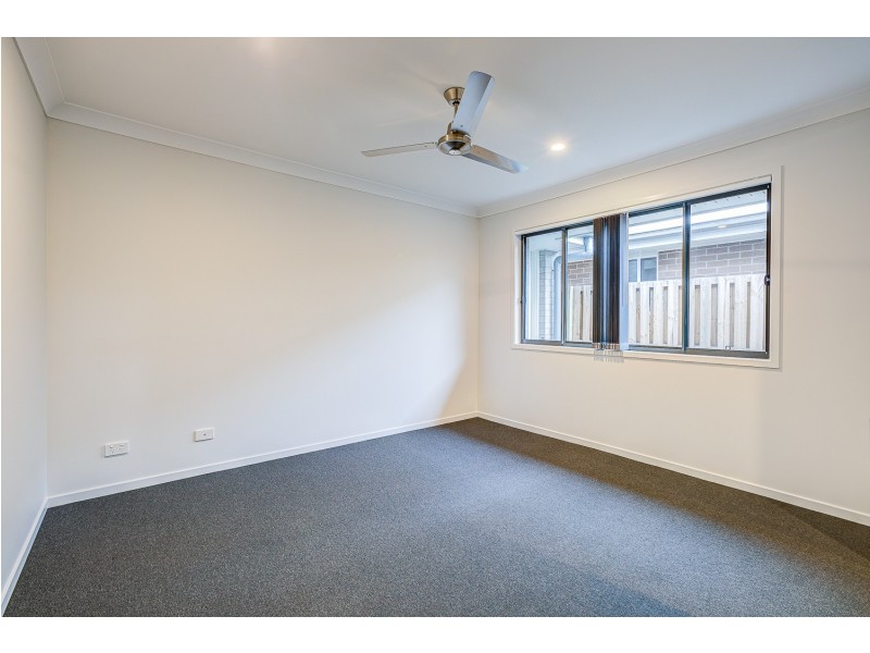 9 Angus Court, Park Ridge QLD 4125