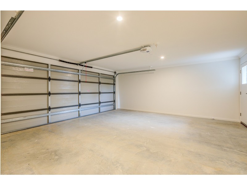 9 Angus Court, Park Ridge QLD 4125