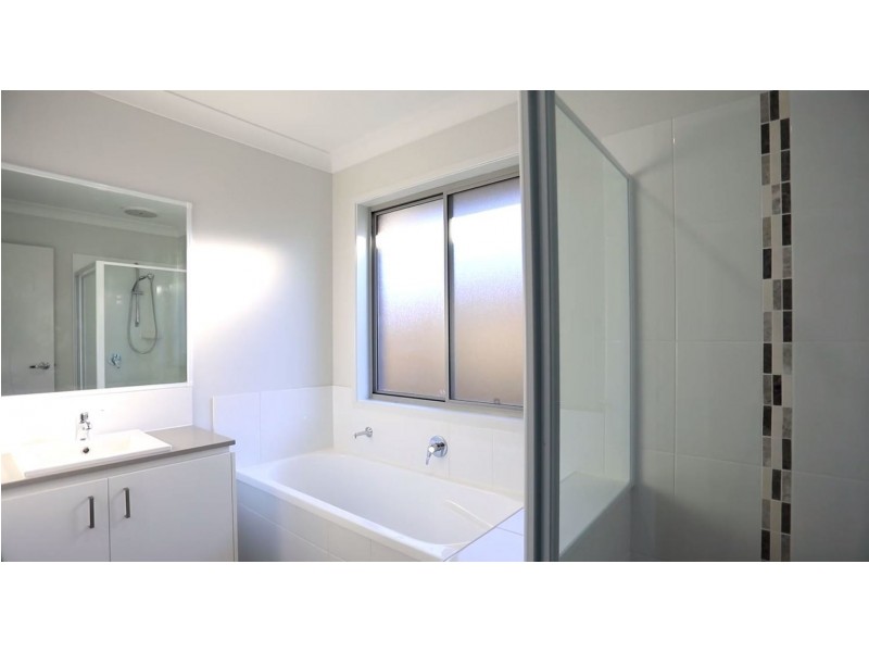 64 Brookfield Street, Pimpama QLD 4209