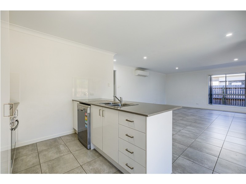 19 Maurie  Pears Crescent, Pimpama QLD 4209