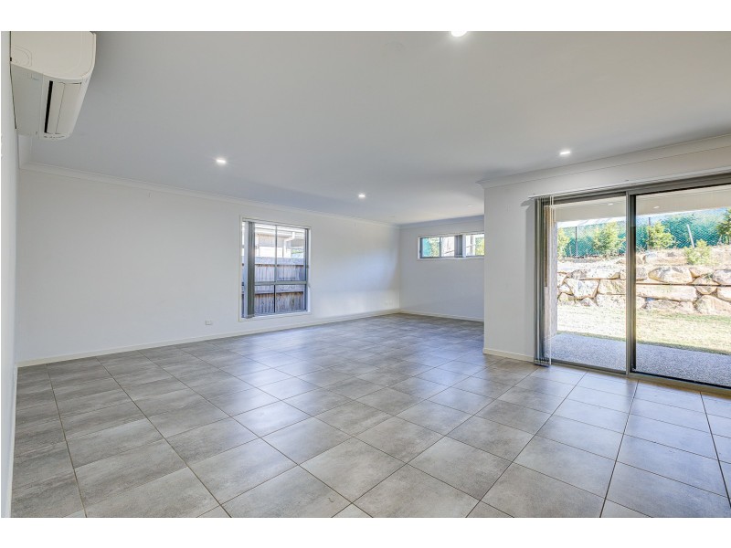 19 Maurie  Pears Crescent, Pimpama QLD 4209