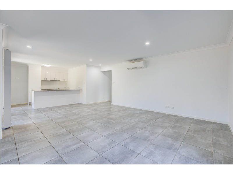 19 Maurie  Pears Crescent, Pimpama QLD 4209