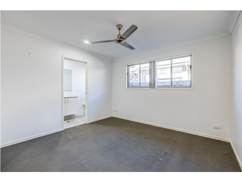 19 Maurie  Pears Crescent, Pimpama QLD 4209