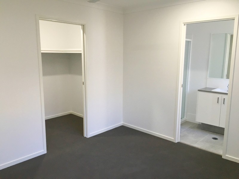 19 Maurie  Pears Crescent, Pimpama QLD 4209