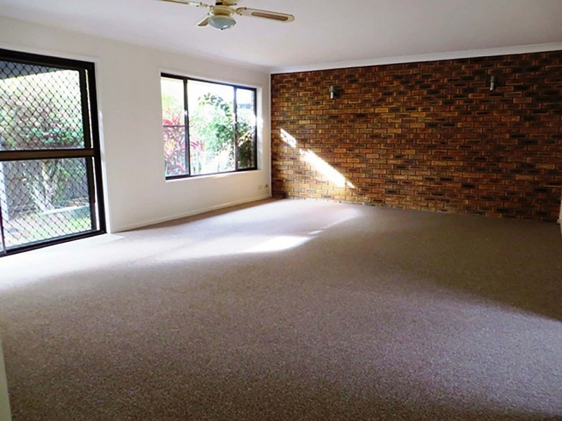 1/10 Errol Avenue, Paradise Point QLD 4216