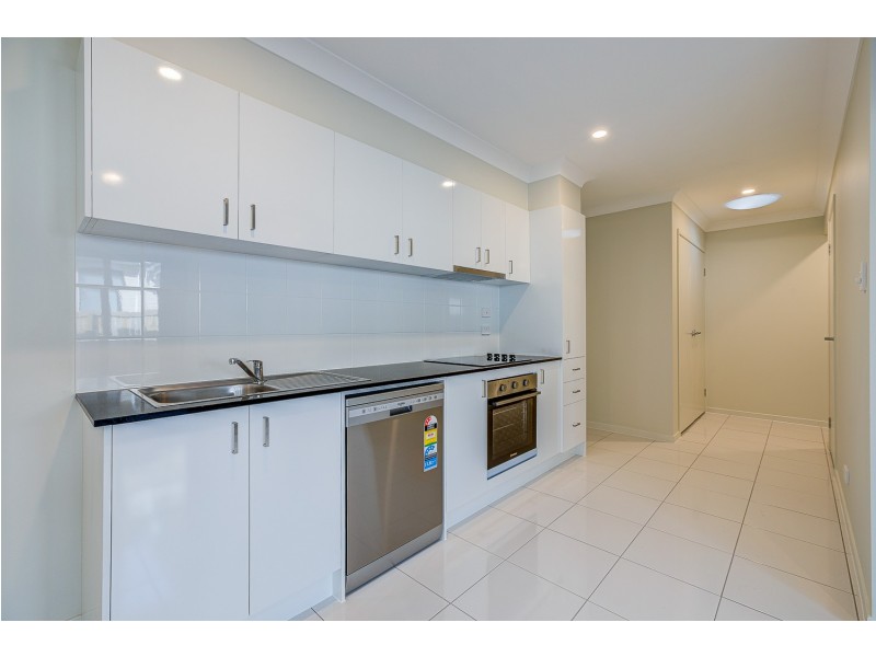 2/13 Seaford Street, Pimpama QLD 4209