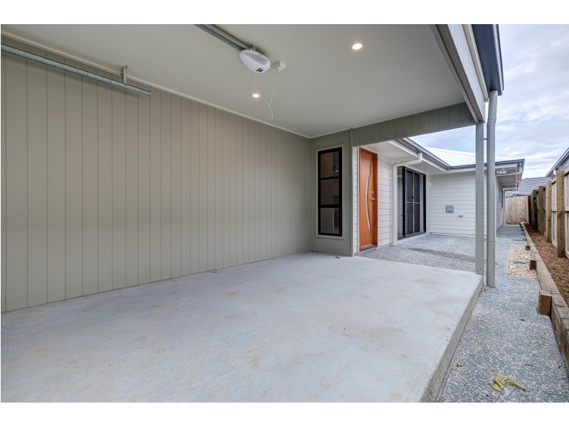 2/13 Seaford Street, Pimpama QLD 4209