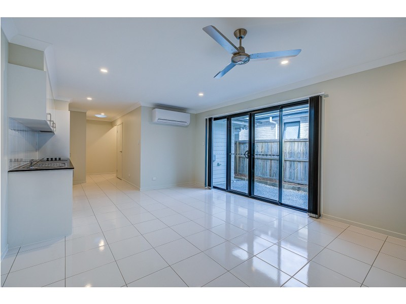 2/13 Seaford Street, Pimpama QLD 4209