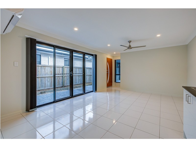 2/13 Seaford Street, Pimpama QLD 4209