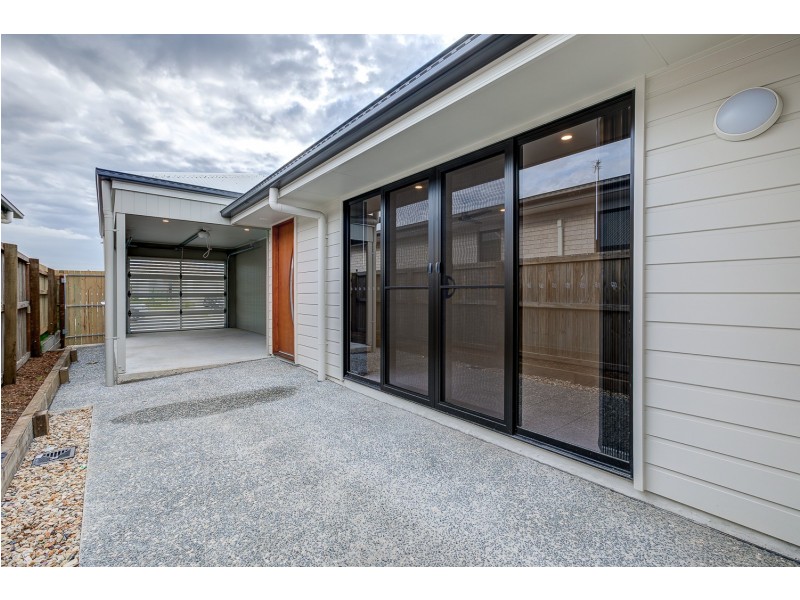 2/13 Seaford Street, Pimpama QLD 4209