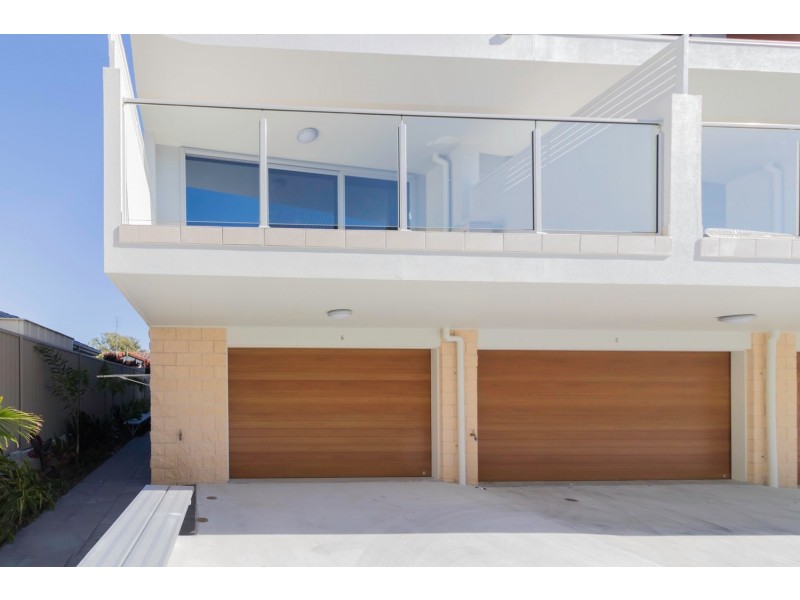 6/126 Eugaree Street, Southport QLD 4215