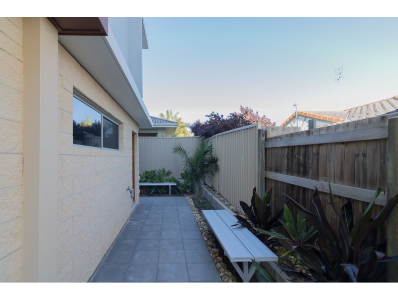 6/126 Eugaree Street, Southport QLD 4215