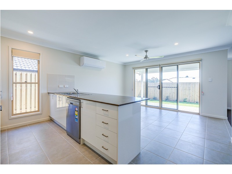 27 Barley Street, Park Ridge QLD 4125