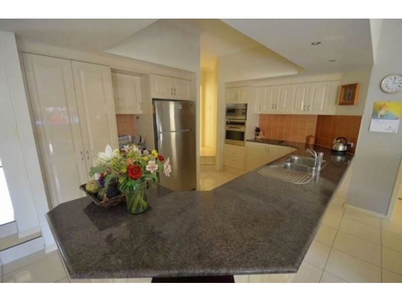 4 Respall Way, Arundel QLD 4214