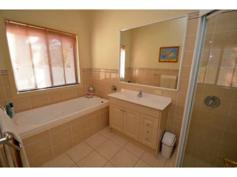 4 Respall Way, Arundel QLD 4214