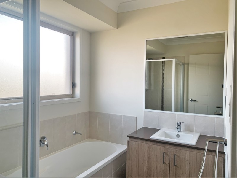 2 Steves Way, Coomera QLD 4209