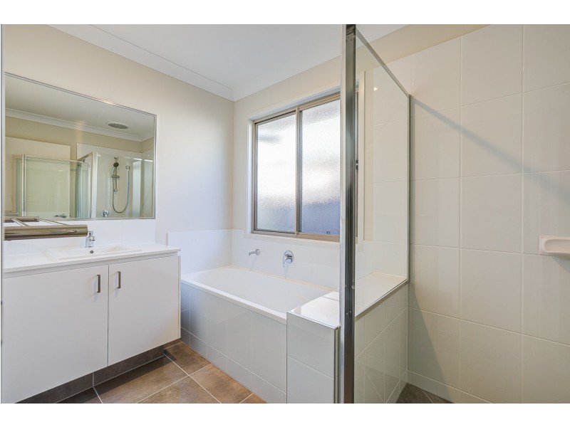 44 Nevada Road, Park Ridge QLD 4125